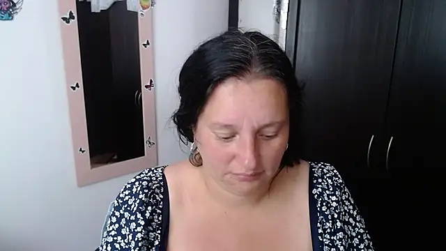 CristialJones  online show from December 1, 2:31 pm