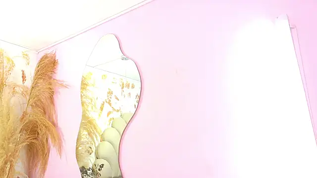 bonieklent online show from September 18, 4:11 am