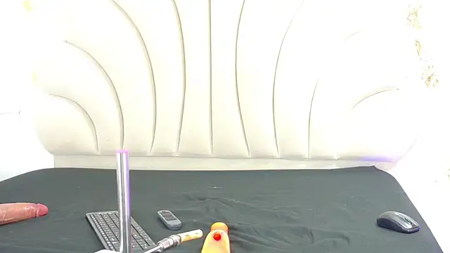 bonieklent online show from October 7, 4:06 am