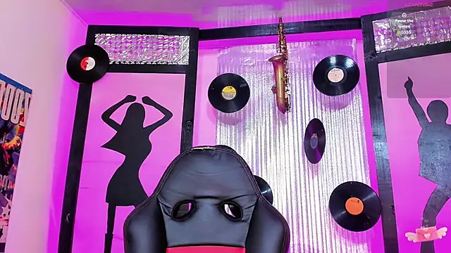  ChanellR  online show from April 13, 11:44 am