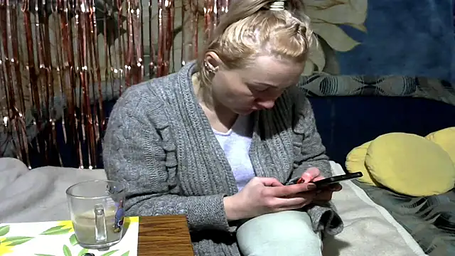 wLESLYMOSw online show from March 15, 7:16 pm