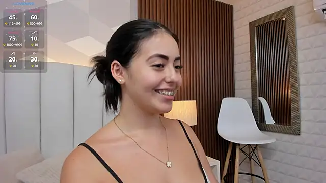 Julietasantos   online show from November 12, 6:28 pm