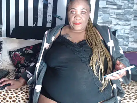 BigHotMatureXx online show from October 18, 8:10 pm