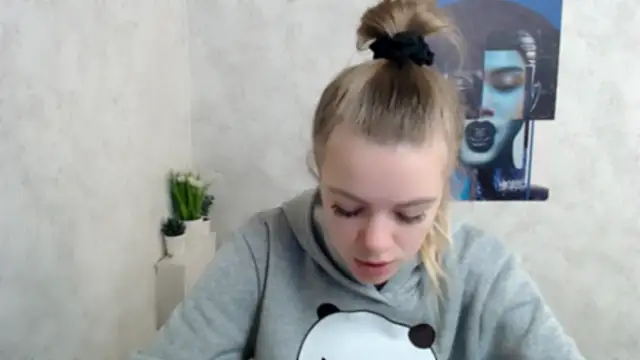 AliceFlirtt  online show from November 18, 7:42 am