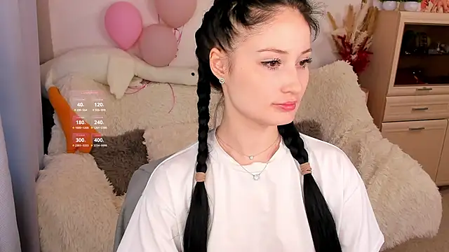 LisaMooore online show from March 24, 12:32 pm