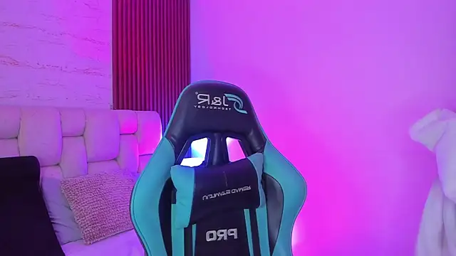 SophiaWylde online show from September 15, 5:05 am