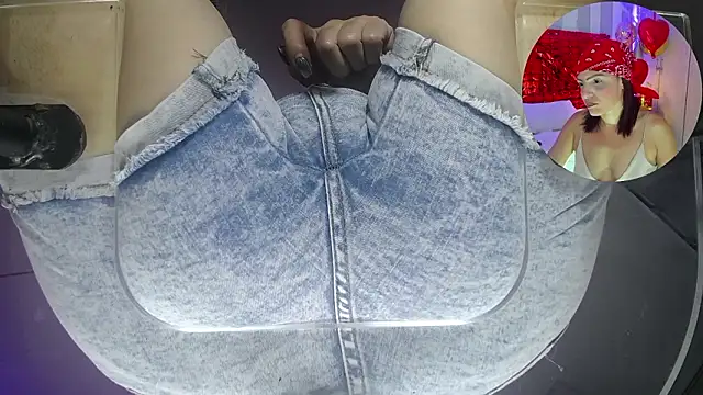 KatteMoss online show from February 4, 8:23 pm