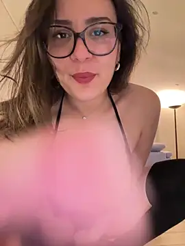 Its Jade online show from February 4, 10:02 pm