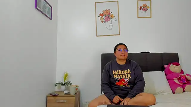 evaa miaa online show from February 15, 11:09 am