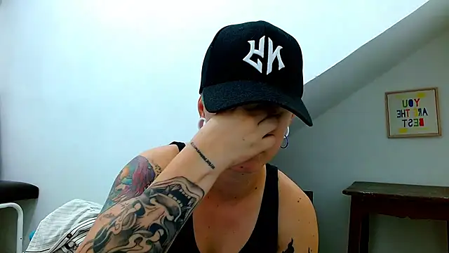 tomboyblue online show from January 31, 9:24 pm