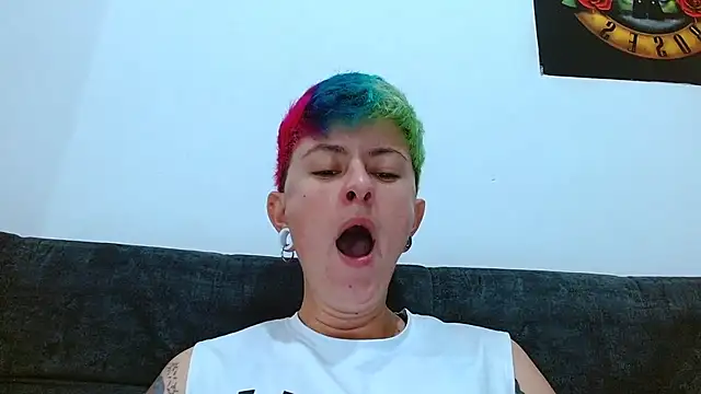 tomboyblue online show from September 18, 12:53 am