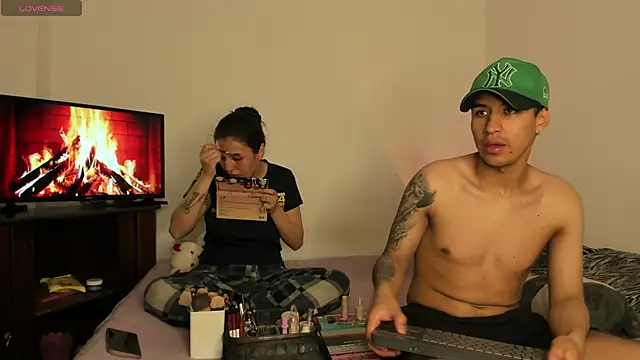 BradLovEmma  online show from October 4, 10:21 am