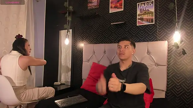 BradLovEmma  online show from November 7, 1:33 am