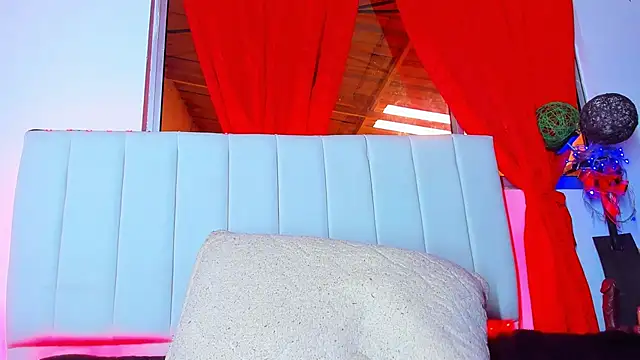 caro lyne  online show from September 16, 7:00 pm