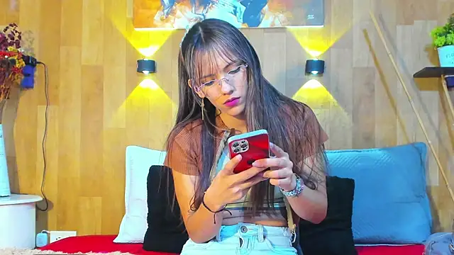 marianaa90 online show from April 16, 9:39 pm