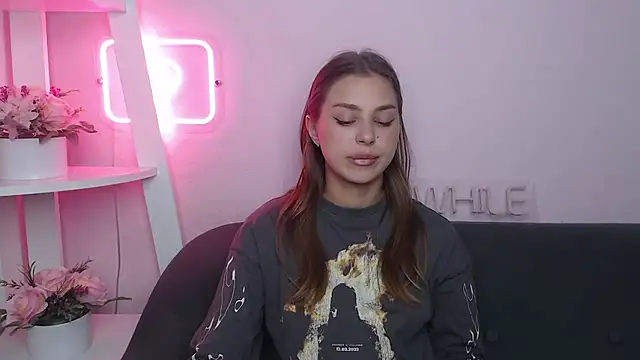 MilanaAngelAs online show from September 22, 4:55 am