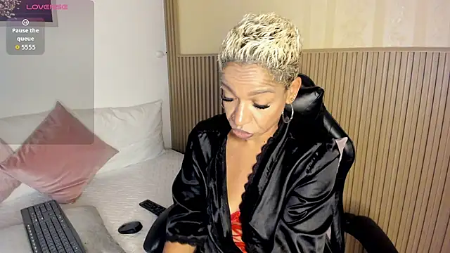 summer night  online show from October 14, 1:35 pm