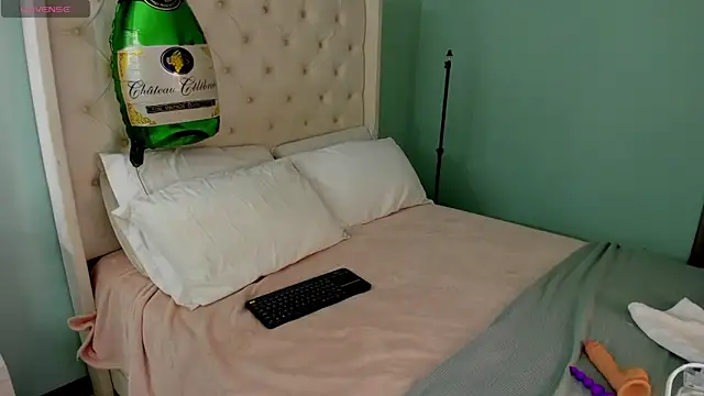 sharon leone26 online show from October 3, 5:34 am