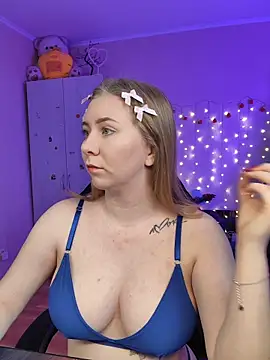 D0nna  online show from January 9, 9:30 pm