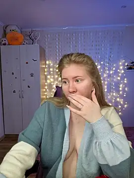 D0nna  online show from April 8, 8:38 am