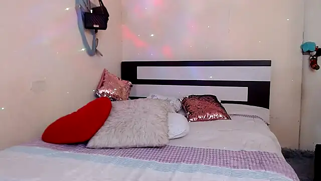 chika hellar online show from February 8, 9:29 pm