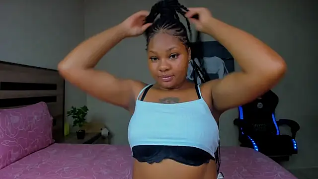 Renee-18 online show from October 31, 11:09 pm