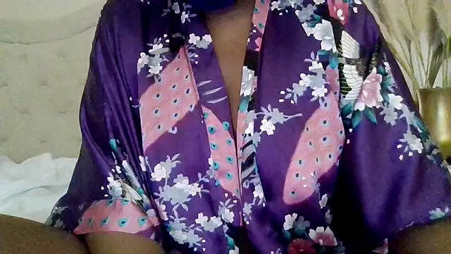 CaylenGee online show from April 17, 4:47 am