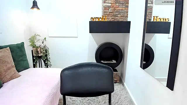  alaiasmile  online show from November 13, 7:24 pm