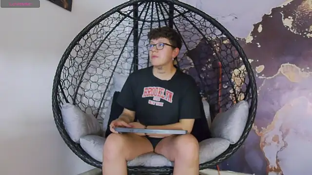 alex noa online show from October 2, 7:30 pm