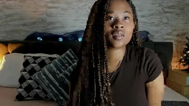 Anneth  M online show from December 18, 7:51 pm