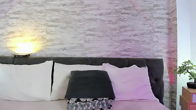 Anneth  M online show from September 8, 7:46 pm