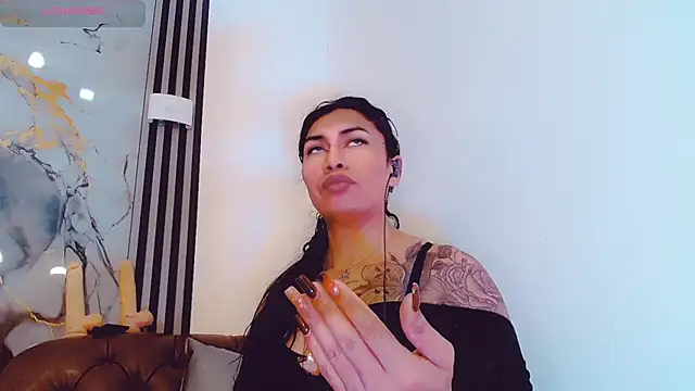 khiara moretti online show from October 22, 11:15 am