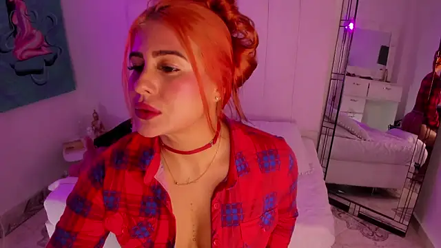 Amber Martins  online show from November 13, 3:05 am