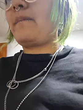 lucky-leah online show from November 8, 5:01 am