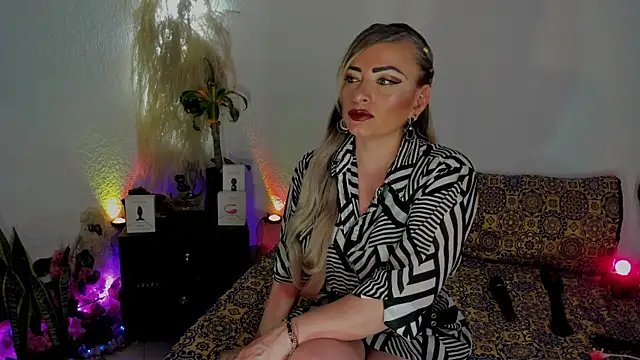 Jeanineescott online show from September 11, 7:20 am