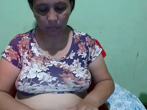 sonia  milk online show from February 21, 11:27 pm