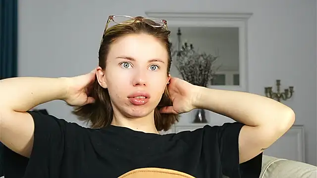 ivyleague  online show from October 1, 4:06 am