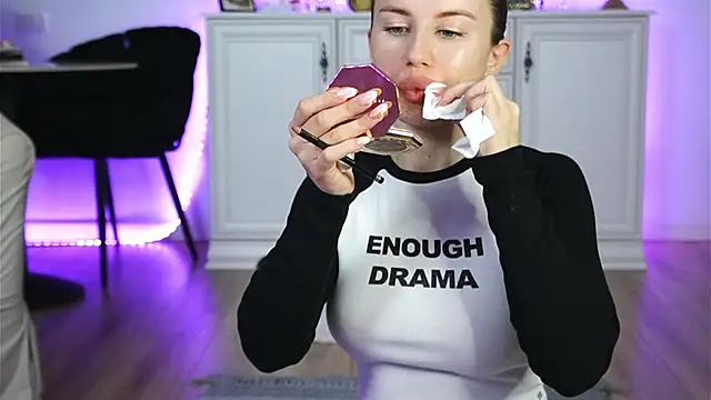 ivyleague  online show from October 26, 5:03 am