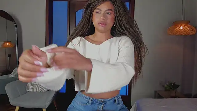 nayah   online show from October 28, 7:52 pm