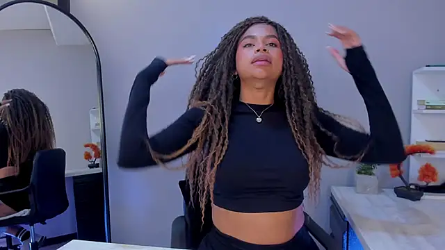 nayah   online show from September 10, 8:09 pm