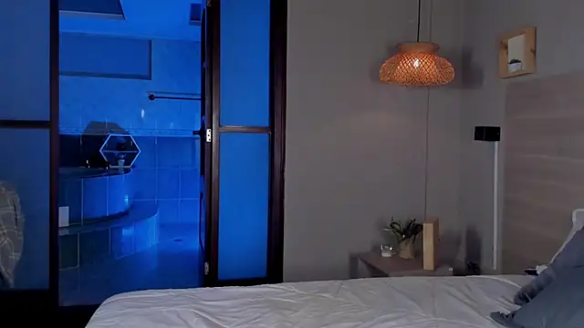 nayah   online show from October 7, 7:51 pm