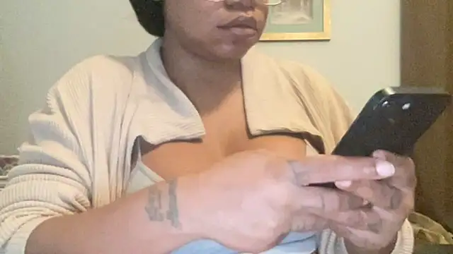 MommyConfident online show from November 21, 3:03 pm