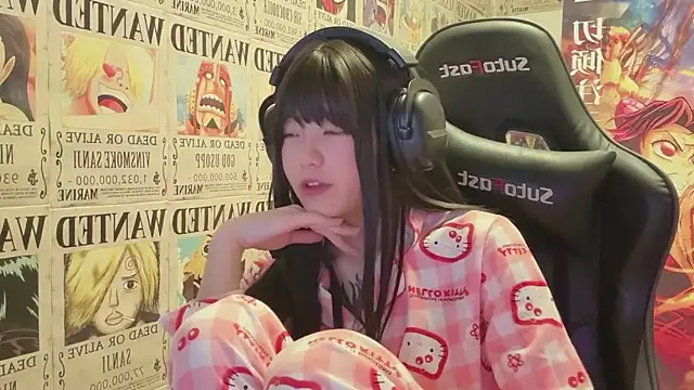 SNAKEgirlQAQ online show from June 3, 5:18 pm