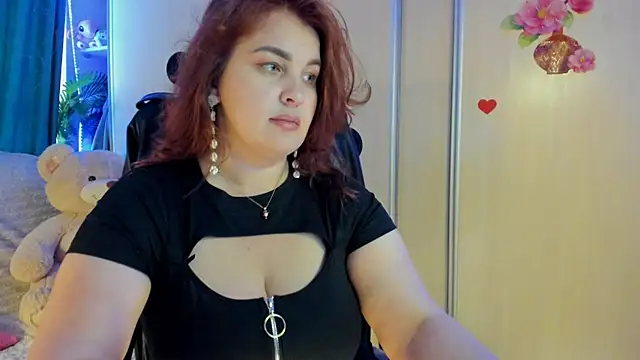 CoraSwon online show from April 18, 9:12 am