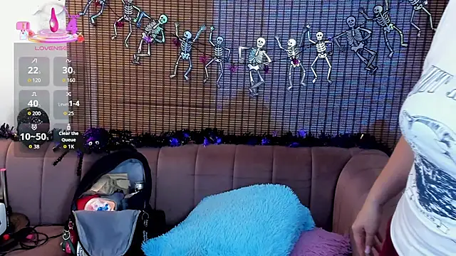 ariana cross online show from October 12, 1:35 pm