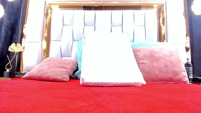 RileySweett online show from October 3, 11:48 am