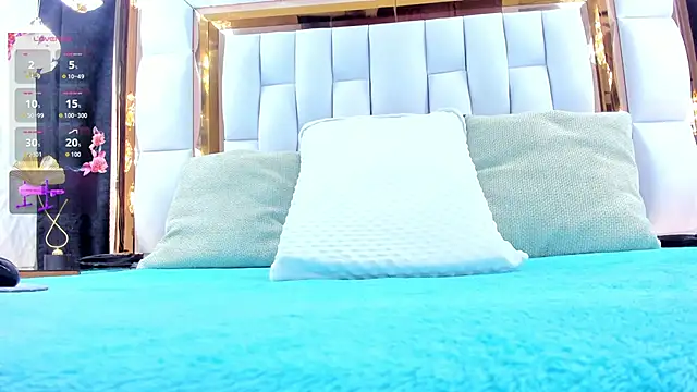 RileySweett online show from January 12, 11:59 am