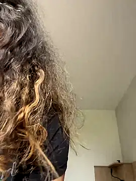 uniquerossie online show from November 14, 10:15 am