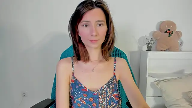 crystalnut online show from December 5, 3:39 am