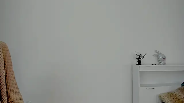 crystalnut online show from November 11, 4:19 am